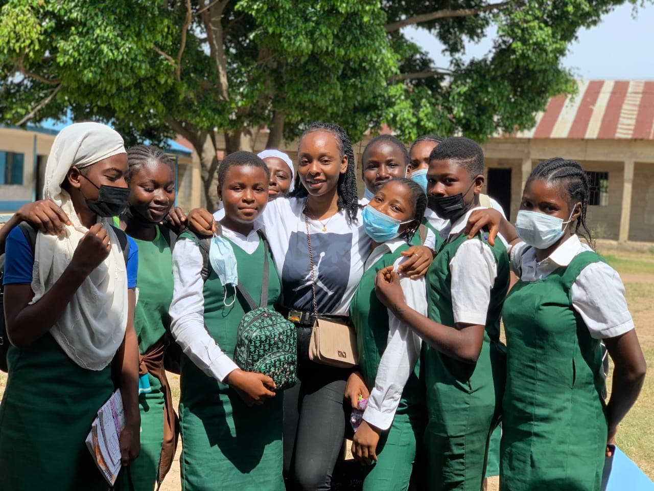 Peace with schoolgirls after the outreach